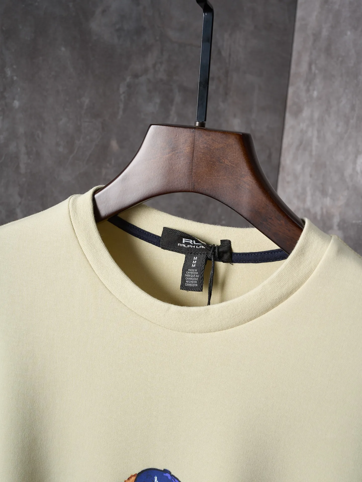 P350 Actual hanging auction】Ralph Lauren/Ralph Lauren golf bear pattern Polo Bear printed round neck sweatshirt [Ready stock] S M L Long sleeves, ribbed cuffs, ribbed hem Polo Bear graphic printed on center front, Polo Bear by Ralph Lauren and Ralph Lauren text, Polo Bear section with embroidered detail 84% cotton, 16% polyester